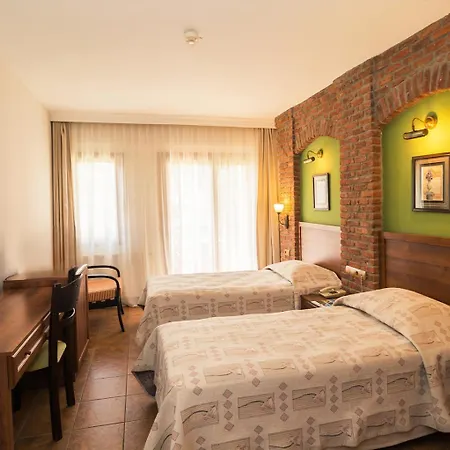 Naturmed Thermal Springs And Health Center מלון *