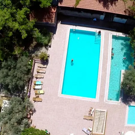 Naturmed Thermal Springs And Health Center 쿠사다시