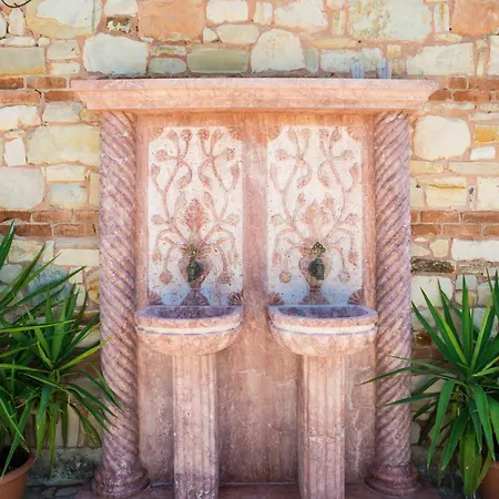 מלון Naturmed Thermal Springs And Health Center *